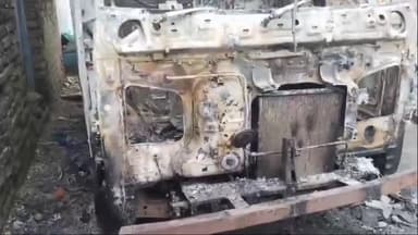 अमानगंज: अमानगंज वार्ड नंबर 3 में अज्ञात व्यक्तियों ने पिकअप में रखी आग