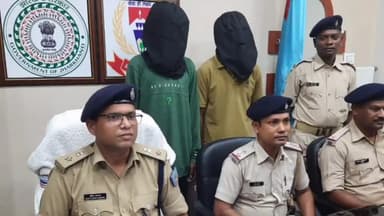 कांके: रांची स्थित चान्हो से पुलिस ने दो बाइक चोर को किया गिरफ्तार, चोरी के 6 बाइक किया गया बरामद