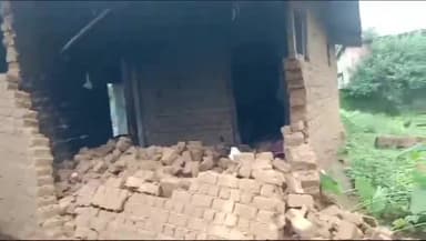 कोंडागांव: श्यामा प्रसाद मुखर्जी वार्ड के लोहरापारा में कच्चे मकान का दीवाल ढहा, चपेट में आने से एक बुजुर्ग हुआ गंभीर रूप से घायल