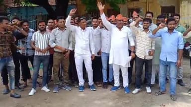 शाहजहांपुर: करणी सेना ने खिरनी बाग मैदान में बांग्लादेश के खिलाफ किया प्रदर्शन, हिंदुओं की सुरक्षा की मांग को लेकर दिया ज्ञापन