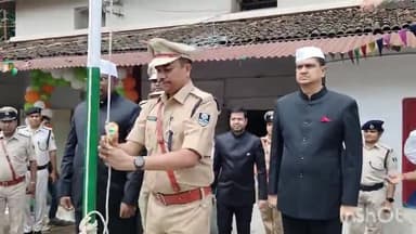 सासाराम: सासाराम सदर एसडीपीओ ने अपने कार्यालय में स्वतंत्रता दिवस के अवसर पर ध्वजारोहण किया