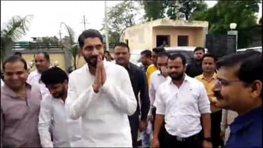 इटावा: सदर इलाके में पहुंचे सपा नेता व बंदायू सांसद आदित्य यादव ने मीडिया से रूबरू होते हुए भाजपा पर जमकर निशाना साधा है