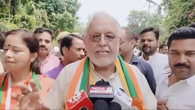 शाहजहांपुर: शहीद संग्रहालय स्थित ध्वजारोहण करने के बाद वित्त मंत्री सुरेश खन्ना बोले-पीएम और सीएम ने जनता के सपनों को पूरा किया