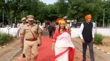 चूरू: स्वतंत्रता दिवस पर पुलिस लाइन मैदान में हुआ जिला स्तरीय कार्यक्रम, जिला कलेक्टर पुष्पा सत्यानी ने किया ध्वजारोहण