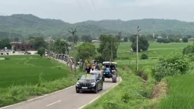पंचकूला: भारतीय किसान यूनियन शहीद भगत सिंह ने सूरजपुर से कालका होते हुए पिंजौर तक निकाला ट्रैक्टर मार्च