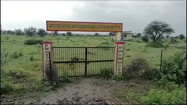 सुनेल: सामरिया में अज्ञात लोगों ने चारागाह की तार फेंसिंग को तोड़कर उखाड़े एंगल