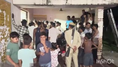 जलेसर: कस्बा जलेसर में दोपहर 3 बजे से बंद विद्युत आपूर्ति को लेकर आक्रोशित लोगों ने बिजली घर का किया घेराव