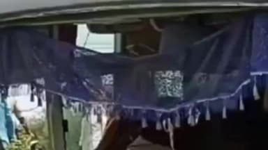 बदनावर: बदनावर पेटलावद मार्ग पर,यात्री बस ने ट्रैक्टर ट्राली को मारी टक्कर,10 बच्चो सहित,10 यात्री भी हुए घायल।