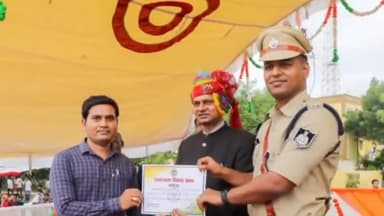 पवई: जनसंपर्क कार्यालय पन्ना के अधिकारी पंकज नगारया को किया गया सम्मानित