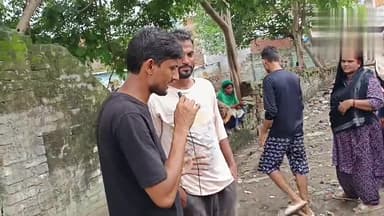 बहराइच, दरगाह शरीफ के लोगों ने बताया कई सालों से नहीं बना रास्ता