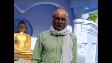 इटावा: बमनपुरा गांव में घर के बाहर बिजली के पोल से करंट लगने से एक व्यक्ति की हुई दर्दनाक मौत, पुलिस ने शव का कराया पोस्टमार्टम