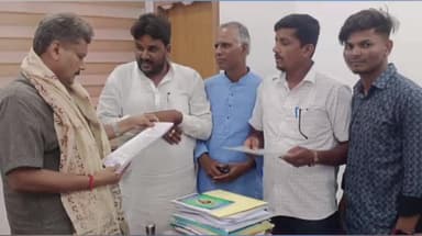 जलालगढ़: पटना में भाजपा राज्य मंत्री ने शिक्षा मंत्री से की मुलाकात, धट्टा घाट विद्यालय के पुनः स्थापना को लेकर सौंपा ज्ञापन