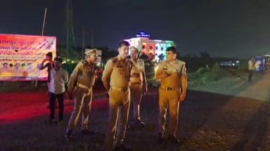 रामपुर: जीरो प्वांइट कोसी नदी पर पुलिस अधीक्षक और अपर पुलिस अधीक्षक द्वारा श्रावण मास कांवड यात्रा सुरक्षा व्यवस्था व कावड़ व्यव