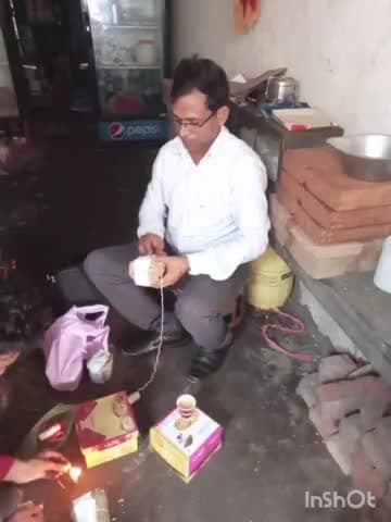 जलेसर: अवागढ़ में जिलाधिकारी के निर्देश पर खाद्य सुरक्षा अधिकारी ने मिठाई की दुकानों पर चलाया अभियान खराब मिठाई को कराया नष्ट