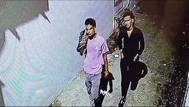 मेरठ: रेलवे रोड थाना क्षेत्र से घर के बाहर खड़ी बाइक चोरी सीसीटीवी में कैद हुए चोर