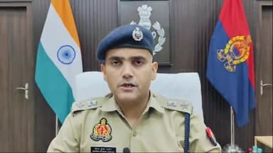 हरदोई: एसपी नीरज जादौन ने मुकदमे की विवेचना करने में लापरवाही बरतने पर सण्डीला में तैनात सब इंस्पेक्टर को किया निलंबित