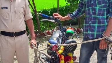 करगहर: करगहर में वाहन चेकिंग के दौरान चोरी की बाइक के साथ युवक को पुलिस ने किया गिरफ्तार
