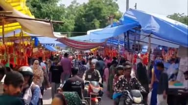 बूंदी: रक्षाबंधन के त्यौहार पर शहर के चौगान गेट में सजा रंग बिरंगी राखियों का बाजार राखियां खरीदती नजर आई महिलाएं व युवतियां