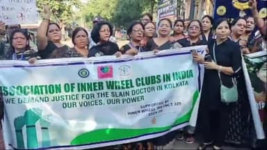 हज़ारीबाग: झील परिसर से डिस्टिक मोड़ तक विभिन्न सामाजिक संगठनों ने कोलकाता में हुए घृणित अपराध को लेकर निकाला कैंडल मार्च