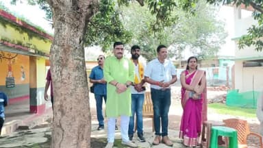 हज़ारीबाग: हजारीबाग के दारू तथा अन्य जगह पर श्री राम चरित्र मानस सेवा संस्थान के राष्ट्रीय अध्यक्ष ने राम चरित्र पुस्तक भेंट की।