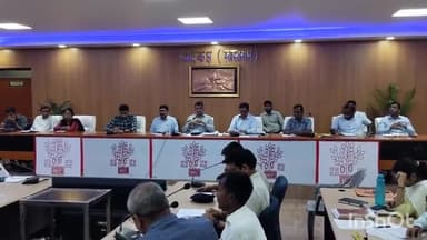 सासाराम: रोहतास जिला पदाधिकारी श्री नवीन कुमार के द्वारा बीते रात 10:30 तक बैठक की गई।