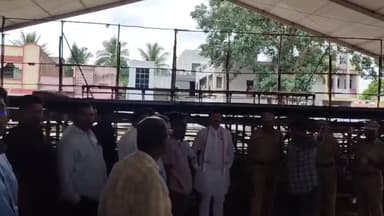 परळी: महाराष्ट्र राज्याचे कृषिमंत्री धनंजय मुंडे यांनी परळी येथे कृषी महोत्सव जागेची पाहणी करत आढावा घेतला