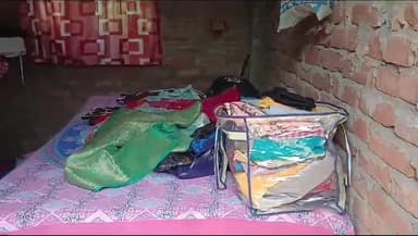 बिदुपुर: बिदुपुर थाना क्षेत्र के पकौली गांव में पांच घरों में  से सोना चांदी के जेवर नगद रुपए अन्य सामान चोरी कर ले गए चोर