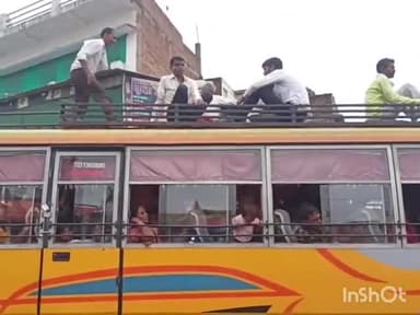 बल्देवगढ़: बल्देवगढ़ बम्होरी तिगैला से मुख्य बाजार तक 1 घंटे तक लग रहा जाम,मौके पर पहुंचकर पुलिस ने कड़ी मशक्कत के बाद खुलवाया जाम