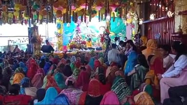 चम्पावत: नागनाथ मंदिर में श्रीमद् भागवत कथा में
तीलू रौतली पुरस्कार प्राप्त शाम्भवी मुरारी ने शिव  स्तुति प्रस्तुत की