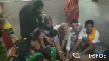 जमुई: जमुई के विभिन्न मंदिरों में सावन की आखरी सोमवारी पर पूजा के लिए श्रद्धालुओं की उमड़ी भीड़, सुरक्षा के रहे पुख्ता इंतजाम