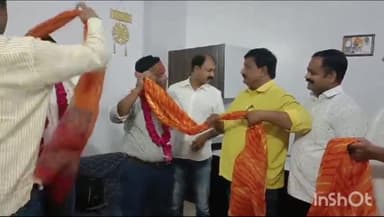 धौलपुर: गुरुद्वारा रोड पर विश्व फोटोग्राफी दिवस पर प्रेस फोटोग्राफरों का किया सम्मान