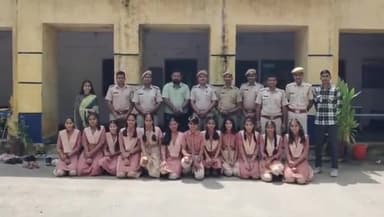 झाडोल: रक्षाबंधन त्यौहार पर बालिकाओं ने पुलिस कर्मियों को राखी बांध कर लिया सुरक्षा का वचन @udaipur_police