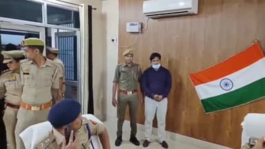 इटावा: फ्रेंड्स कॉलोनी पुलिस ने षड्यंत्र के तहत कूटरचित दस्तावेज तैयार कर आवासीय प्लॉट को हड़पने वाले आरोपी को किया गिरफ्तार