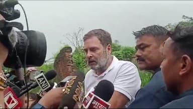 डलमऊ: सांसद राहुल गांधी पहुंचे नसीराबाद के सिसना गांव, मृतक के परजनों से मुलाकात कर न्याय दिलाने की कही बात