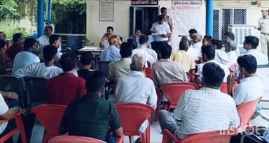 उनियारा: भारत बंद के दौरान शांति व्यवस्था बनाए रखने को लेकर उनियारा में सीएलजी सदस्यों की बैठक हुई आयोजित