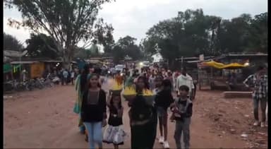 शाहनगर: शाहनगर क्षेत्र में हर्षोल्लास से मनाया गया कजलियों का पर्व, विधि विधान से पूजा अर्चना कर किया गया कजलियों का विसर्जन