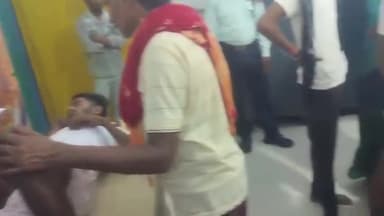 फुल्लीडूमर: कुमारपुर गांव के पास ई-रिक्शा एवं बोलेरो के टक्कर में पांच जख्मी, पांचो सदर अस्पताल बांका रेफर