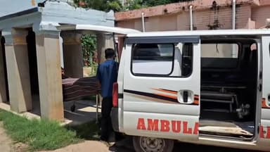 जमुई: सरौन मोड़ के पास अज्ञात वाहन की टक्कर से साइकिल सवार व्यक्ति की हुई मौत, शव को लाया गया सदर अस्पताल