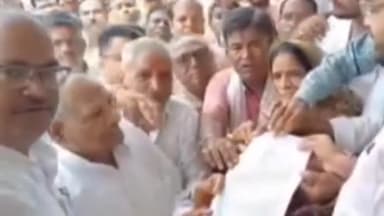 पुष्कर: पुष्कर में भी स्वैच्छिक एवं शांतिपूर्वक बंद रहे बाजार, रैली निकालने के बाद एसडीएम कार्यालय पहुंच कर दिया ज्ञापन