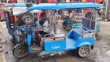 सुल्तानगंज: नमामि गंगे घाट जाने वाले मार्ग पर टोटो स्टैंड बना बनाकर मार्ग किया अवरुद्ध श्रद्धालुओं को हो रही परेशानी