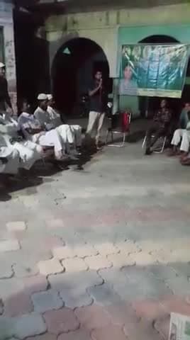 मजदूर बेरोजगार एकता मंच की मीटिंग में बोलते हुए सलमान सिद्दीकी