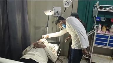 शाजापुर: दुपाडा रोड़ पर पैदल जा रहे व्यक्ति को अज्ञात वाहन ने टक्कर मारते हुए घायल कर दिया, जिला अस्पताल में उपचार जारी