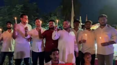 कानपुर: चकेरी थाना क्षेत्र के श्याम नगर में सामाजिक संगठन द्वारादुष्कर्म एवं हत्याकांड के विरोध में निकाला गया कैण्डल मार्च