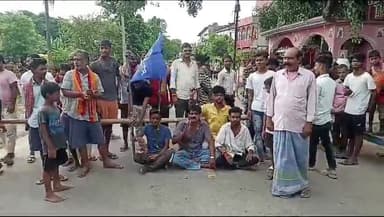 बिदुपुर: एससी और एसटी श्रेणी में क्रीमीलेयर को आरक्षण को सुप्रीम कोर्ट के फैसले के विरोध में बिदुपुर में भीम आर्मी ने कराया बंद