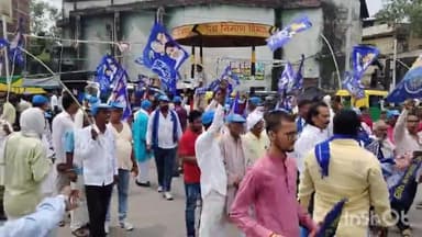 सासाराम: सासाराम पोस्ट ऑफिस चौराहे पर अलग-अलग पार्टी के कार्यकर्ताओं ने किया रोड जाम