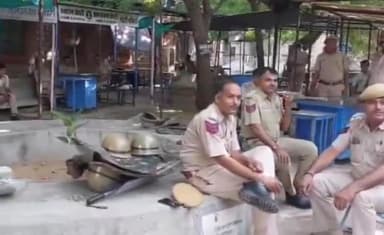 जालौर: एससी-एसटी आरक्षण को लेकर जालौर में बंद का दिखा असर, पुलिस प्रशासन रहा अलर्ट