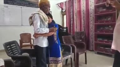 इटावा: इटावा में 3 साल से लापता मानसिक विक्षिप्त युवती को रक्तदाता समूह के सदस्यों ने परिवार से मिलवाया