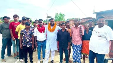 कटकमसांडी: डॉ अमित सिन्हा का जनसम्पर्क अभियान कटकमसांडी प्रखंड में शानदार समर्थन से हुआ सफल।