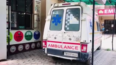 पंचकूला: कमांड अस्पताल के नजदीक स्कूटी सवार व्यक्ति को अज्ञात वाहन ने मारी टक्कर, व्यक्ति हुआ घायल