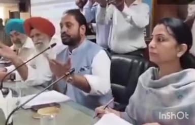 ਐਸਏਐਸ ਨਗਰ ਮੁਹਾਲੀ: ਅੱਜ ਨਗਰ ਕੌਂਸਲ ਮਹਾਲੀ ਦੀ ਸੈਕਟਰ 68 ਵਿਖੇ ਹੋਈ ਹੰਗਾਮੀ ਮੀਟਿੰਗ ਕੌਂਸਲਰਾਂ ਨੇ ਮੇਅਰ ਤੇ ਸਵਾਲਾਂ ਦੀ ਲਗਾਈ ਝੜੀ